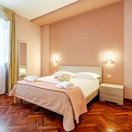 City Love Rooms Affittacamere 4*